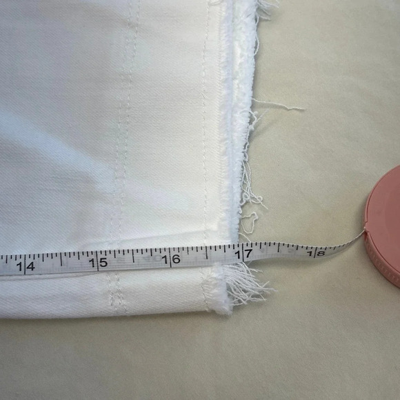 Democracy "Ab" technology Womens 20W White Shorts Raw Hem NEW - Picture 10 of 14